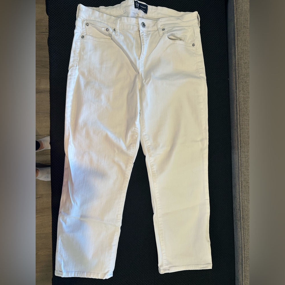 Gap Straight White Jeans, size 31 Regular. Great used condition. - Picture 2 of 7